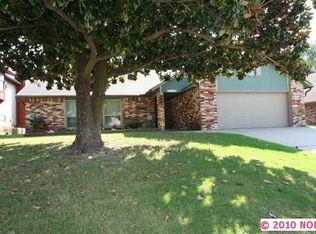 2725 S Aspen Ct, Broken Arrow, OK 74012