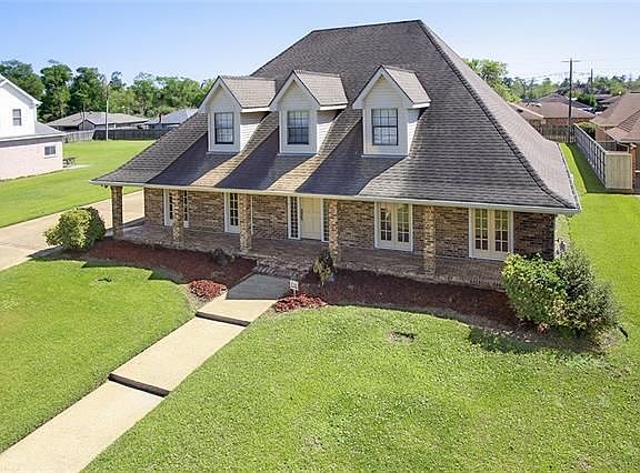 3rd image of 2716 Cedarlawn Dr