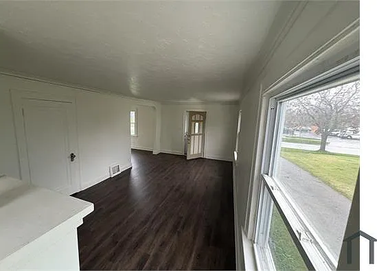 123 Ellenwood Ave — Photo 5