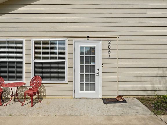 4th image of 2051 Rook Rd