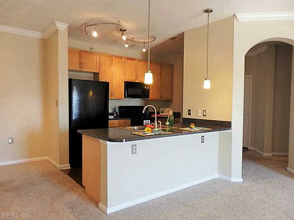 4th image of 1400 Granby St Unit 401