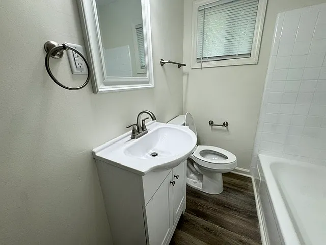 1526 Barcelona Dr — Photo 10