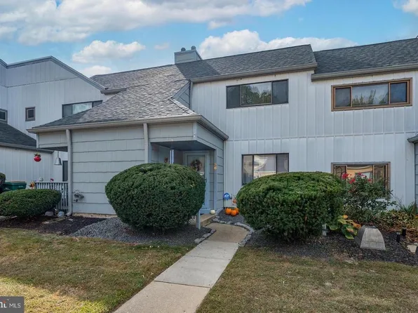 56 Dover Dr, Lindenwold, NJ 08021