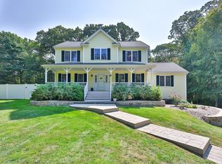 2 Gail Dr, Bellingham, MA 02019