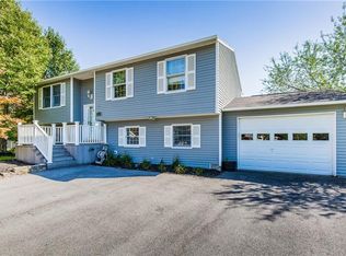 5729 Paisley Pl, East Syracuse, NY 13057
