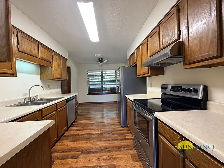 1055 Quail Hollow Dr — Photo 5