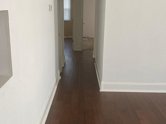 4th image of 19300 Oak Ave