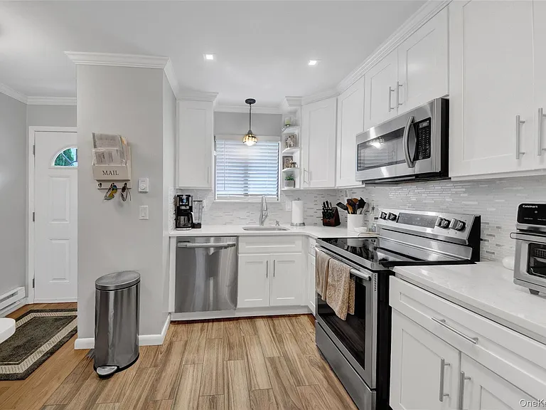 1901 Village Dr — Photo 15