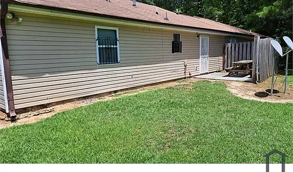 3 bed, 1400 sqft, $1,600 — Photo 3