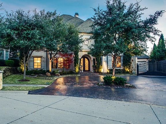 2nd image of 4012 Saint Johns Cir