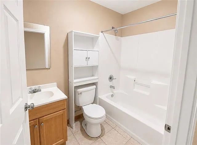 406 S Walnut St — Photo 5
