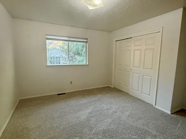 3504 Golden Valley Dr — Photo 32