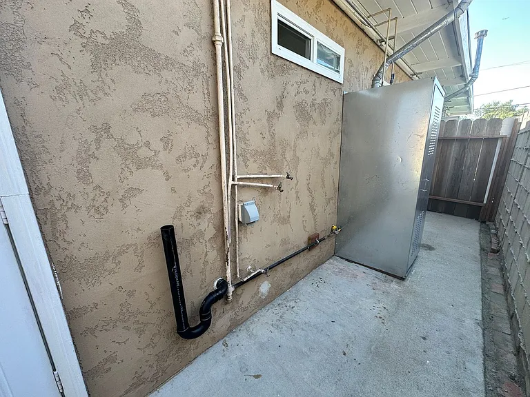8128 Dodie St — Photo 16