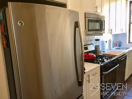 Rented by 24 7 NYC Realty Inc. | media 40
