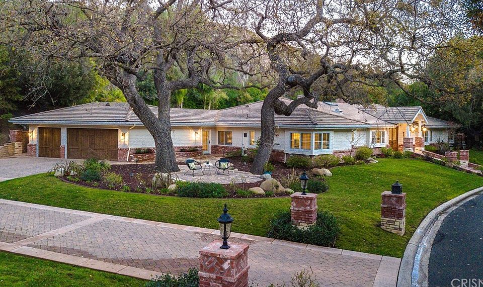 1st image of 3981 W Skelton Canyon Cir