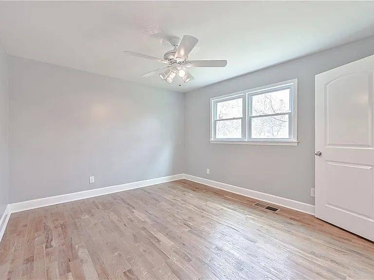 1421 Thunderwood Ct SW — Photo 6