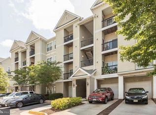5123 Travis Edward Way APT B, Centreville, VA 20120