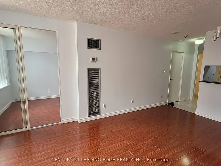 633 Bay St #1512 — Photo 7