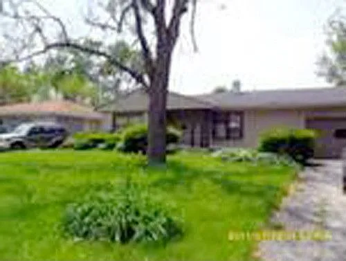 105 Caddy Ave photo 1