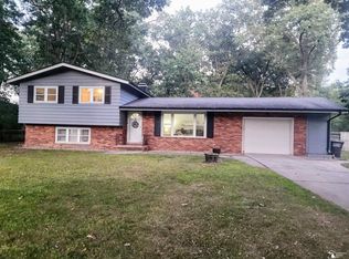 11588 Douglas Rd, Temperance, MI 48182