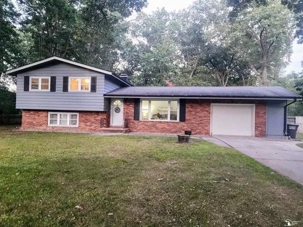 11588 Douglas Rd, Temperance, MI 48182