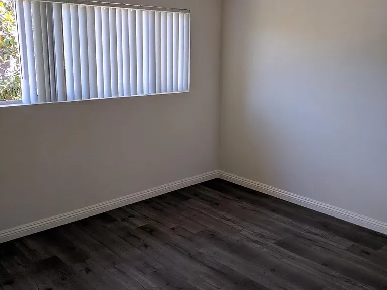 4421 Allott Ave #19 — Photo 6