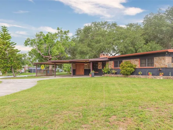 8813 SE FLAME VINE AVENUE, SEMINOLE, FL 33777