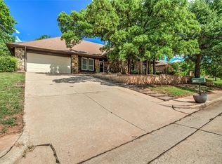 2108 Brookview Ln, Edmond, OK 73034