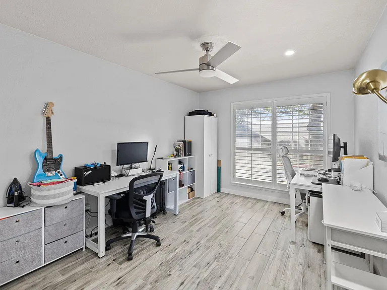 1015 E Yager Ln #115 — Photo 19