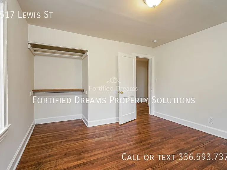 2517 Lewis St — Photo 14