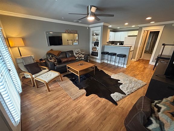 3rd image of 1725 Harvey Mitchell Pkwy S APT 1529