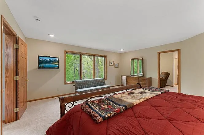 5498 Maple Ridge Ct — Photo 25