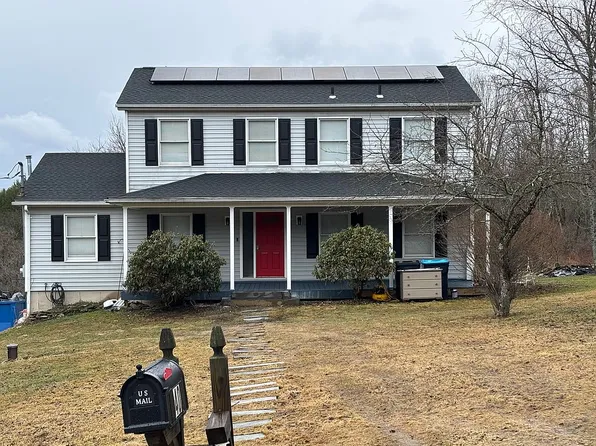 40 Ledgedale Rd, Lake Ariel, PA 18436