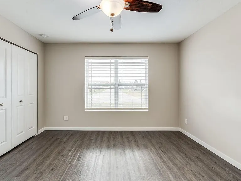 1856 Finch Dr — Photo 8
