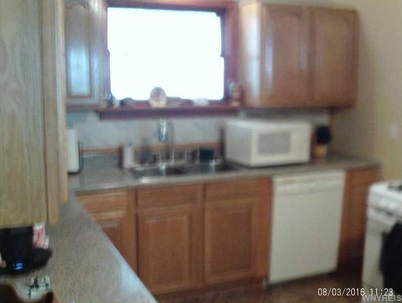 2nd image of 760 Grant Ave