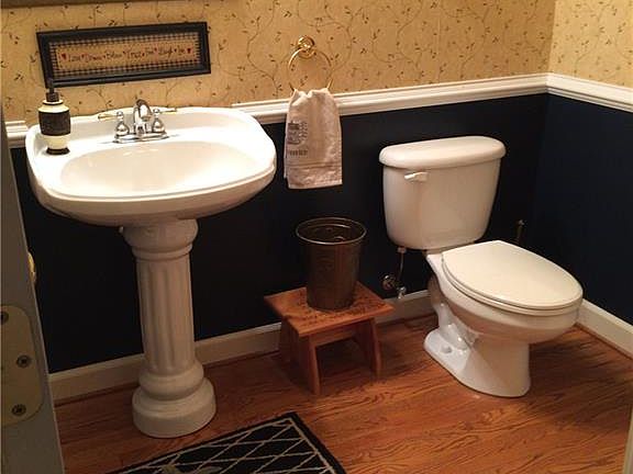 2nd image of 4001 Betsy Ross Ct