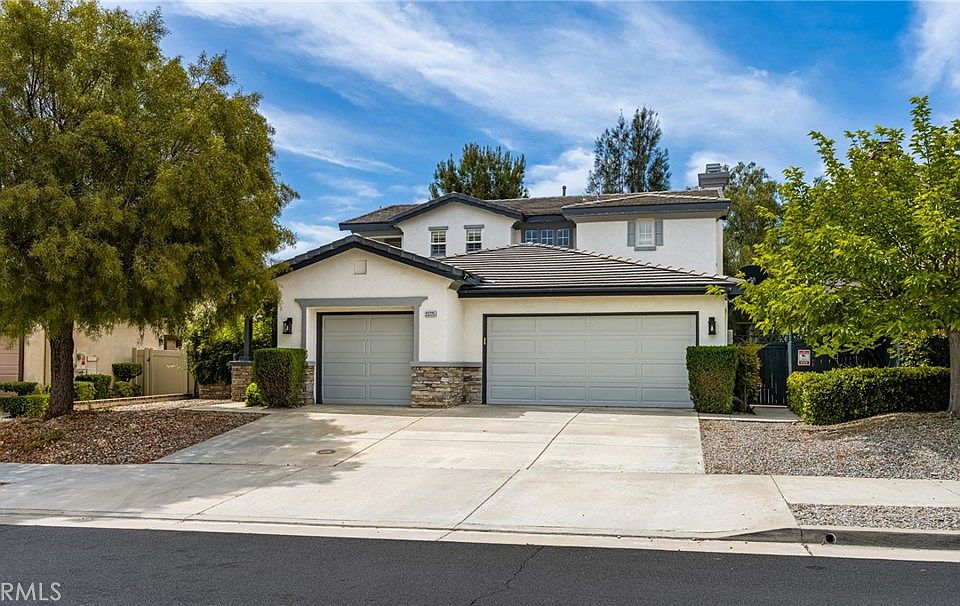 1st image of 23725 Scarlet Oak Dr