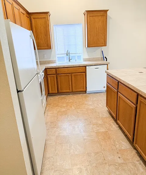 110 Washington Ave S #C — Photo 5
