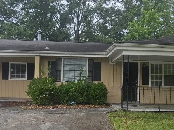 501 Ridgecrest Dr, Riverdale, GA 30274