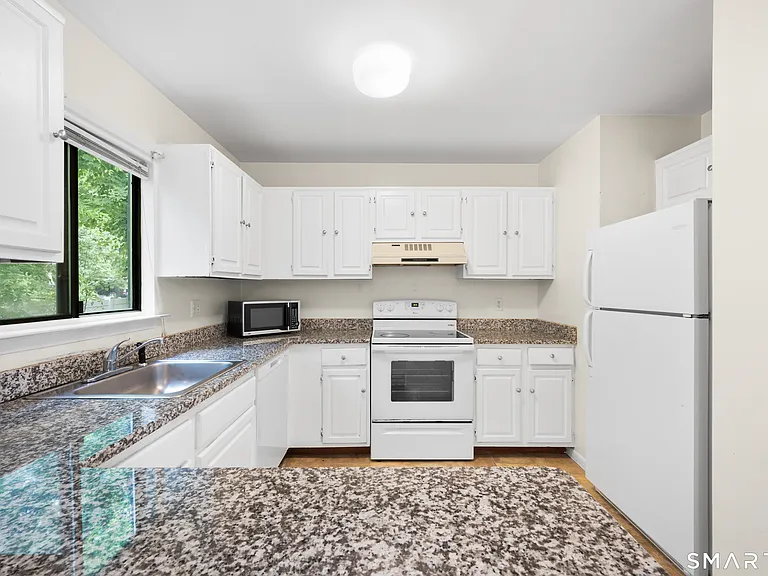 60 Lawn Ave #24 — Photo 14