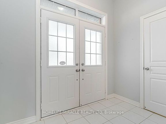 2nd image of 9 Humberstone Cres