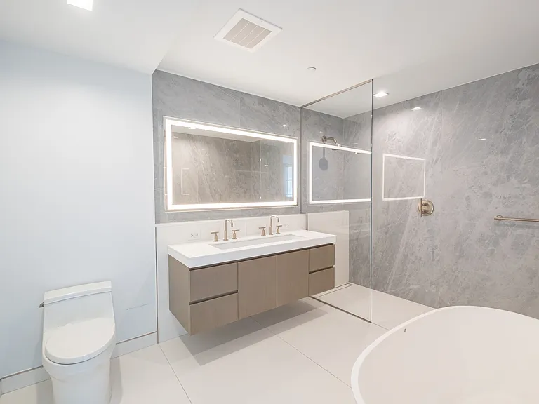 One Park Condos — Photo 14