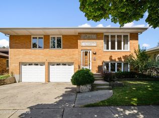 6822 N Minnetonka Ave, Chicago, IL