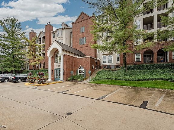 2nd image of 220 Fox Hollow Dr APT 112