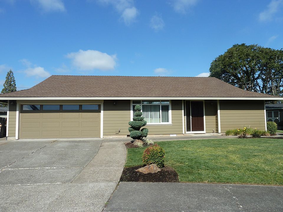 1st image of 375 NE Hillwood Dr