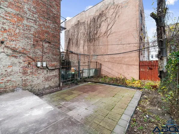 115 Moffat Street image 1 of 11