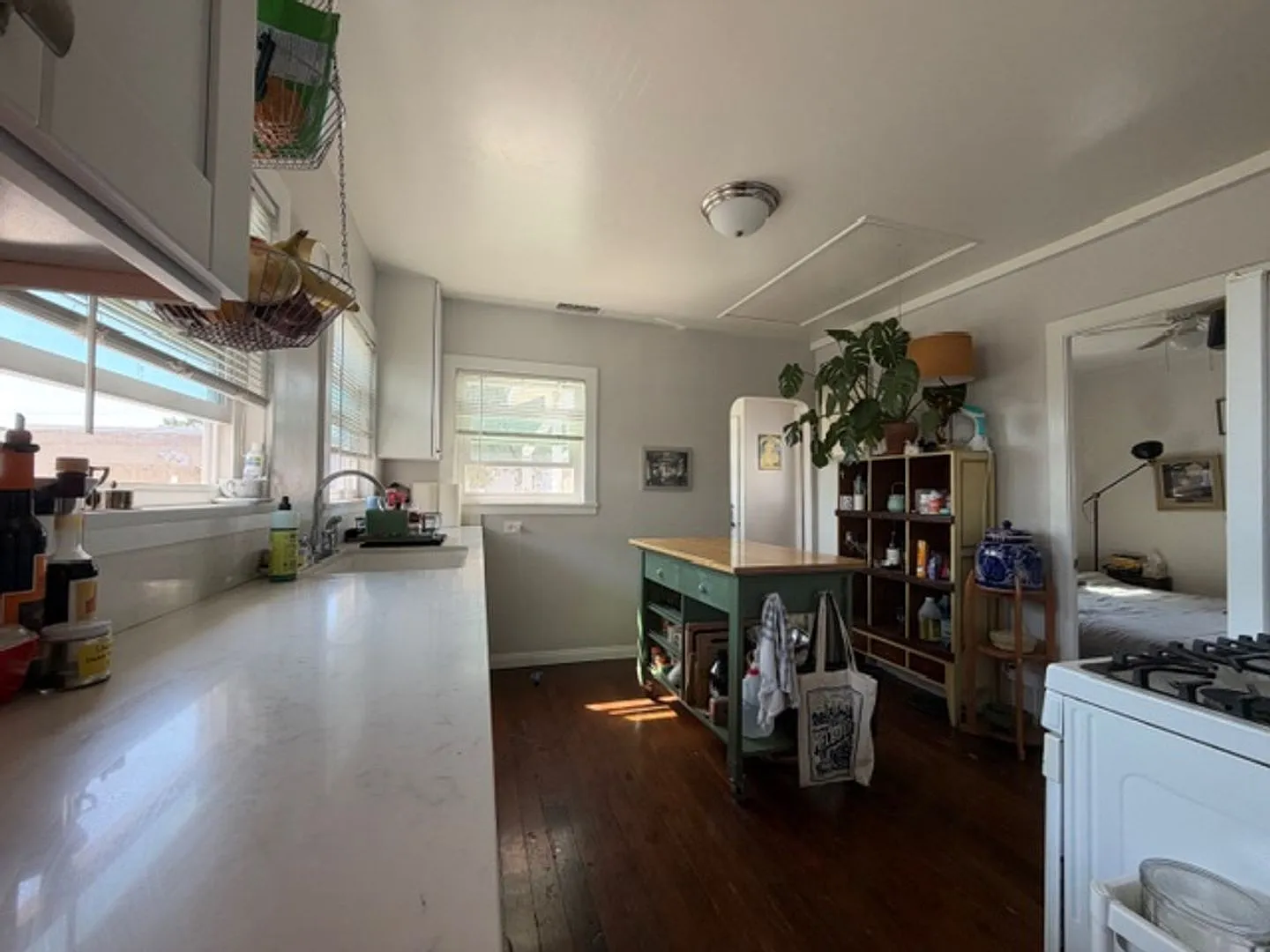Adorable bungalow with garage and yard! Must See! — Photo 3