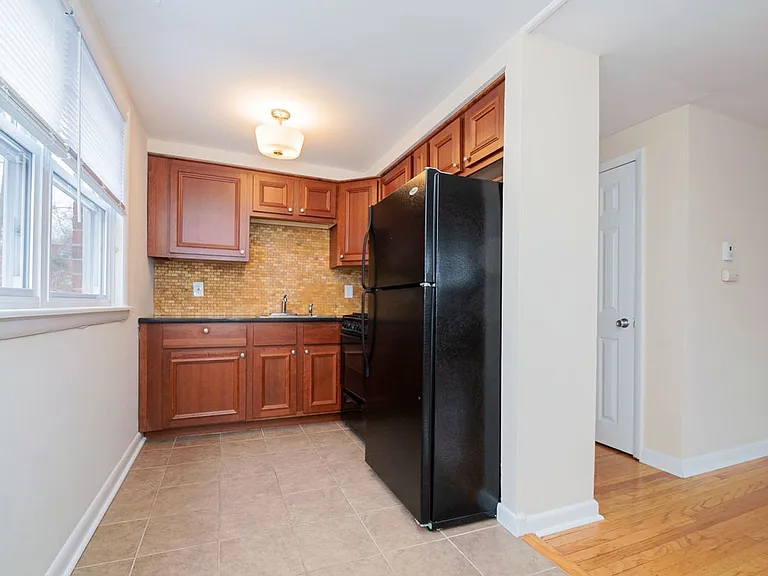 424 W Jefferson St #1 — Photo 5