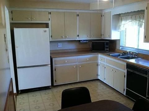 4th image of 5611 Debra Dr