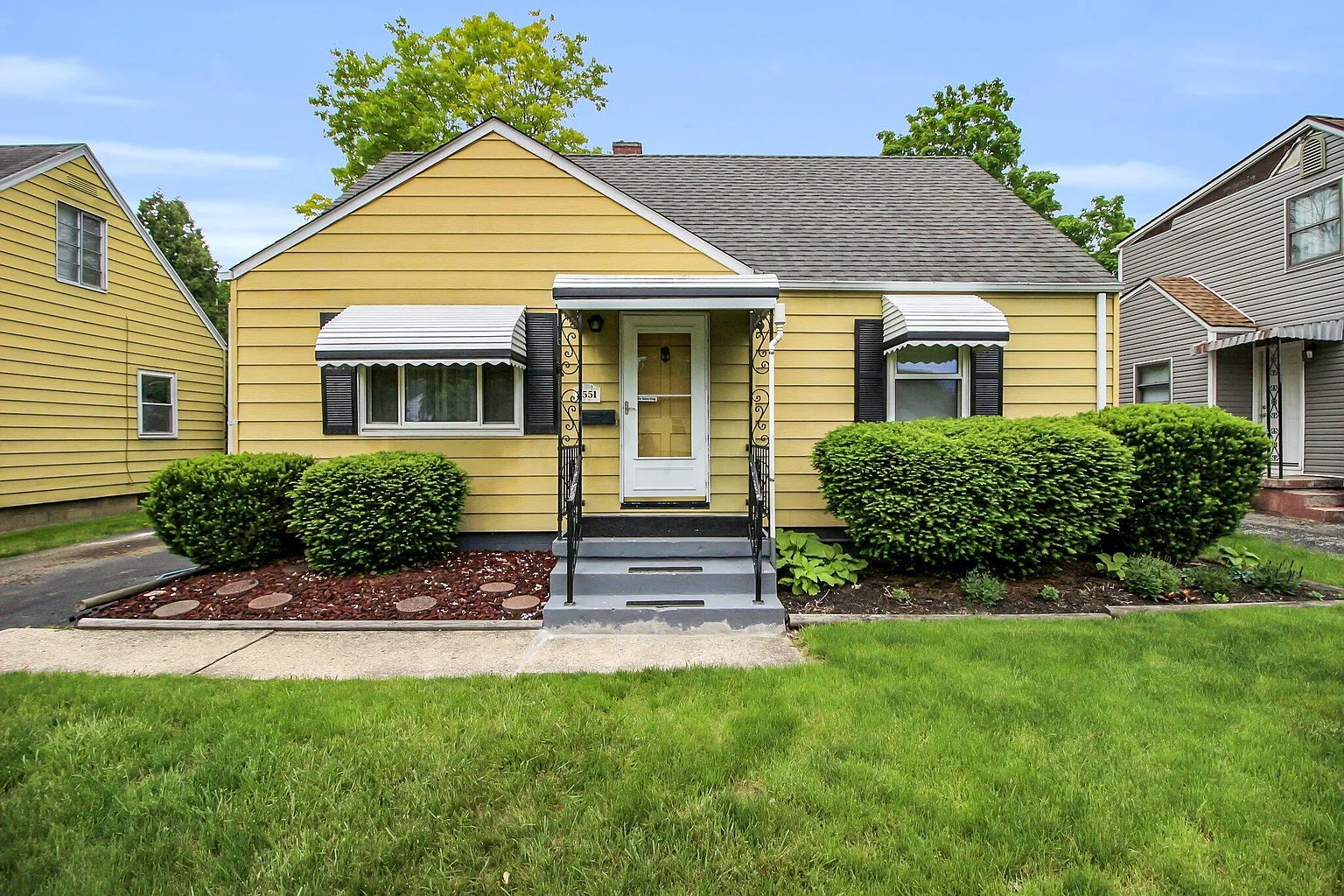 3551 Bremen St photo 1